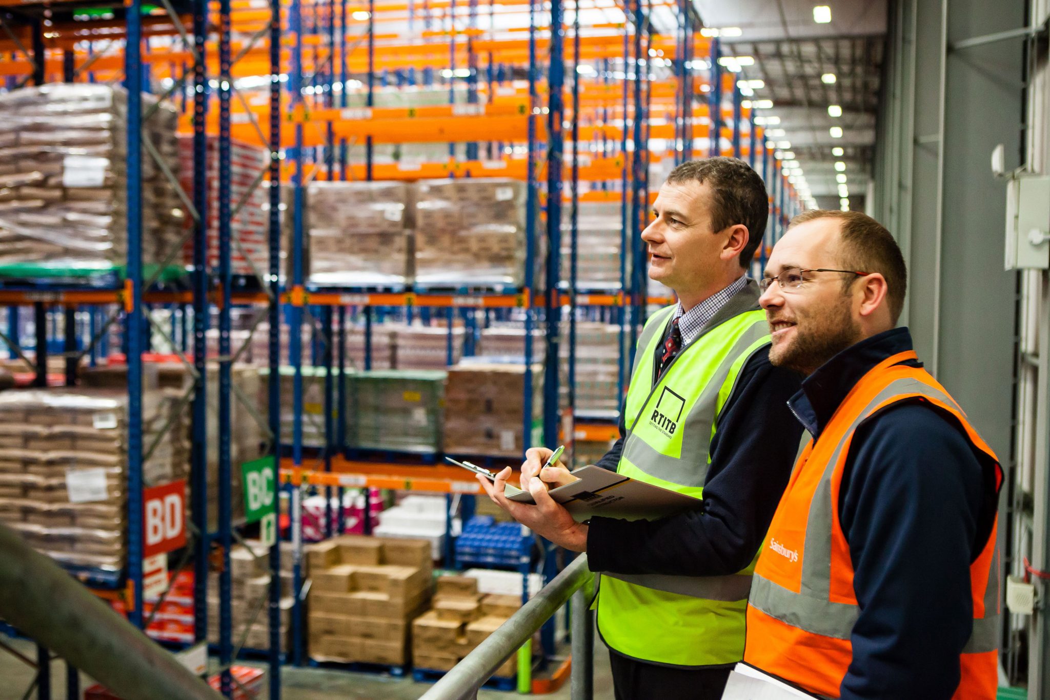 How Staffing Agencies Help Businesses Find Qualified MHE Operators in Canada